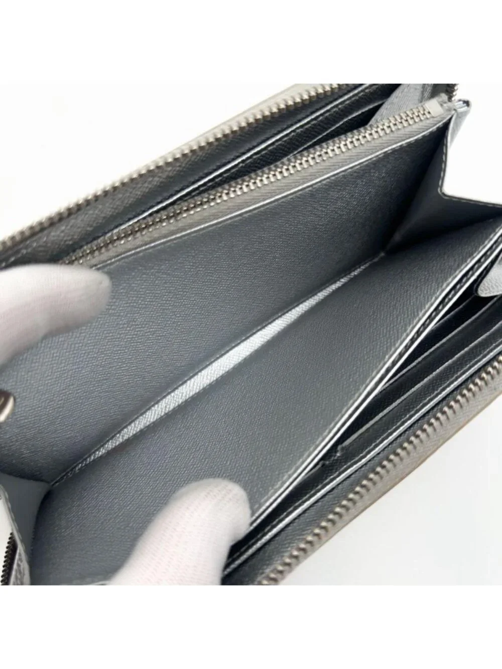 Louis Vuitton Limited Zippy Wallet Epi Round Leather